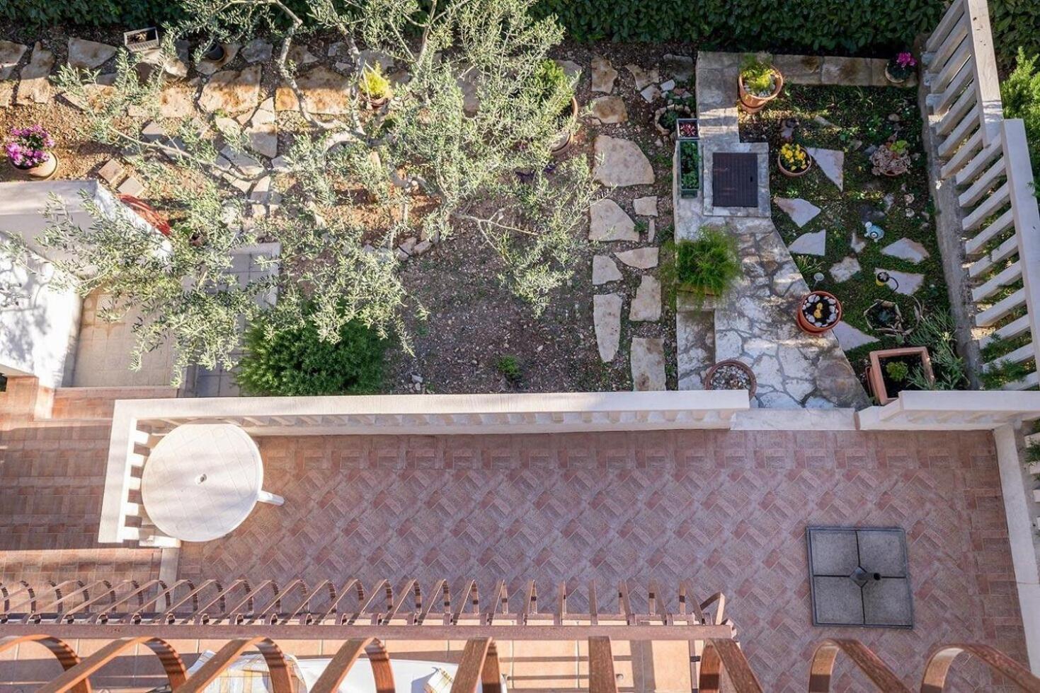 Apartments Brane - 100M From The Beach Trogir Exterior foto